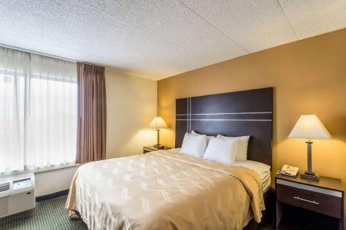 Фотография гостиницы Quality Suites Milwaukee Airport