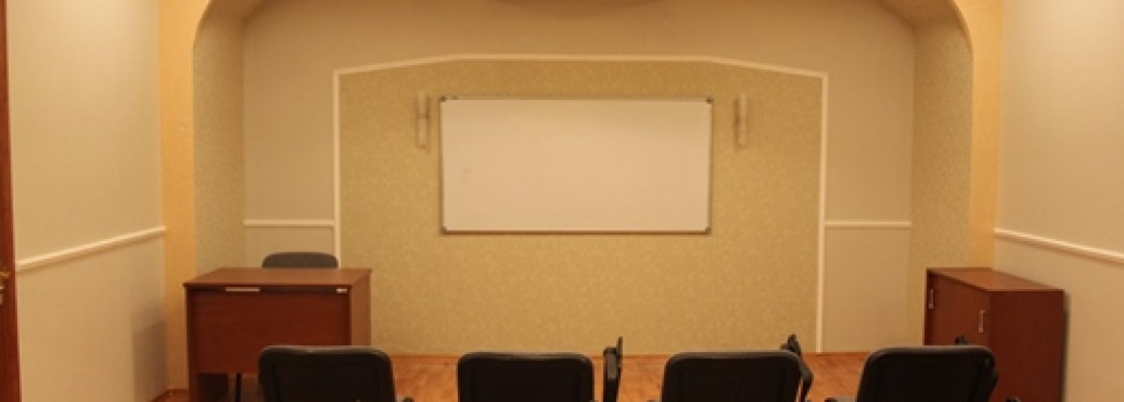 Фотография комнаты для переговоров Переговорная комната Омского Бизнес-инкубатора