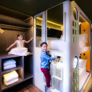 Фотографии гостиницы 
            CUBE Family Boutique Capsule Hotel @ Chinatown (SG Clean, Staycation Approved)