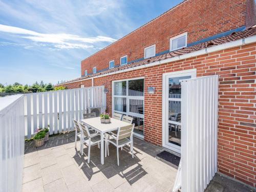 Фотография гостевого дома Holiday home Blåvand CXCV