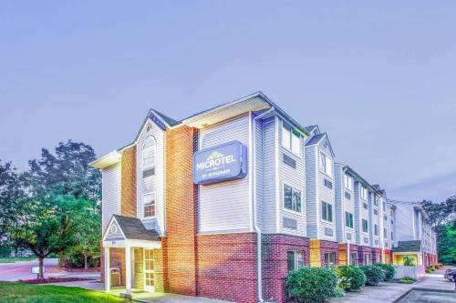 Фотография гостиницы Microtel Inn & Suites Newport News
