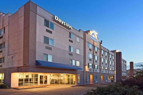 Фотография гостиницы Days Inn by Wyndham Seatac Airport