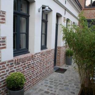 Фотографии мини отеля
La Cour Soubespin