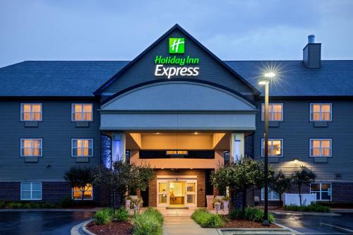 Фотография гостиницы Holiday Inn Express & Suites - Green Bay East, an IHG Hotel