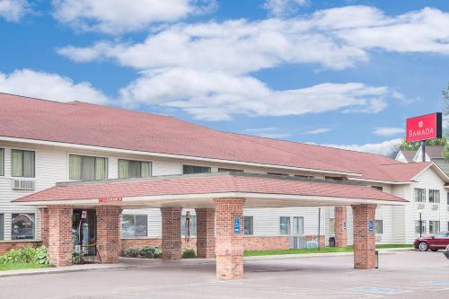 Фотография гостиницы Ramada by Wyndham Hancock Waterfront