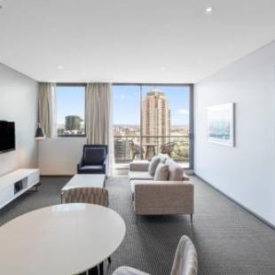 Фотографии гостиницы 
            Meriton Suites Campbell Street, Sydney