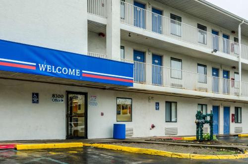 Фотография гостиницы Motel 6-Warren, MI - Detroit East