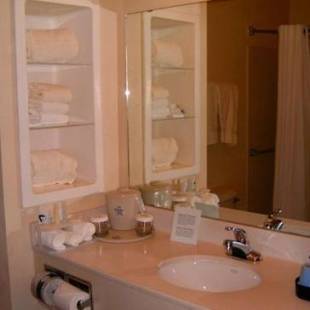 Фотографии гостиницы
Holiday Inn Express Hotel & Suites Plainview, an IHG Hotel