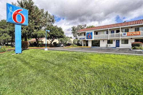 Фотография гостиницы Motel 6-Petaluma, CA