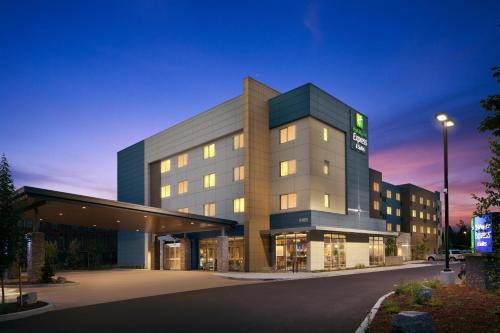 Фотография гостиницы Holiday Inn Express & Suites - Portland Airport - Cascade Stn, an IHG Hotel