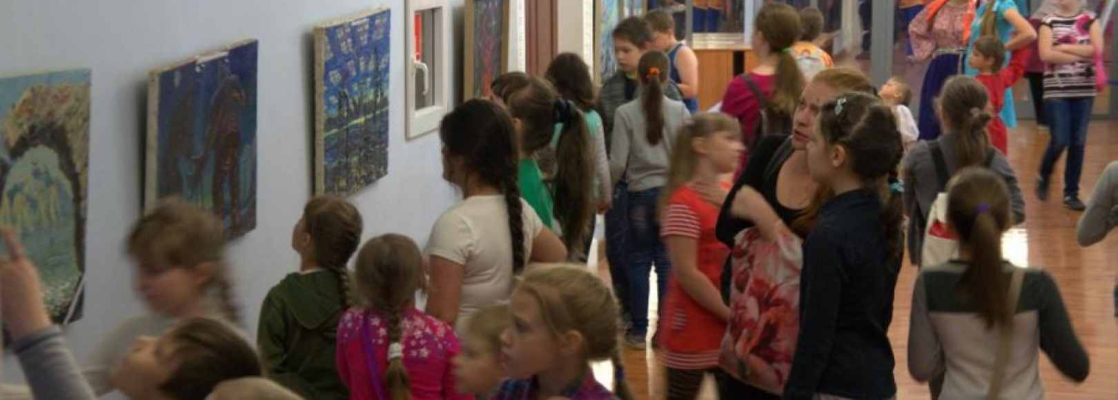 Фотография фойе ЦК Эльмаш имени Глазкова Ю.П Левый и правый кулуары