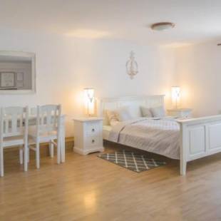 Фотографии мини отеля
Villa Retro