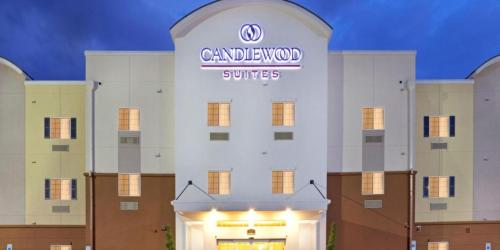 Фотография гостиницы Candlewood Suites Pueblo, an IHG Hotel
