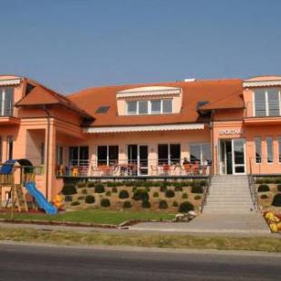 Фотографии гостевого дома
Sportház