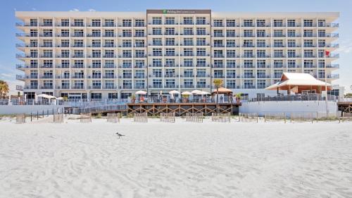 Фотография гостиницы Holiday Inn Express & Suites Panama City Beach - Beachfront, an IHG Hotel
