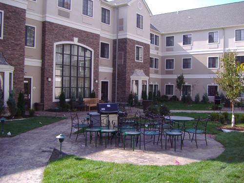 Фотография гостиницы Staybridge Suites Kalamazoo, an IHG Hotel