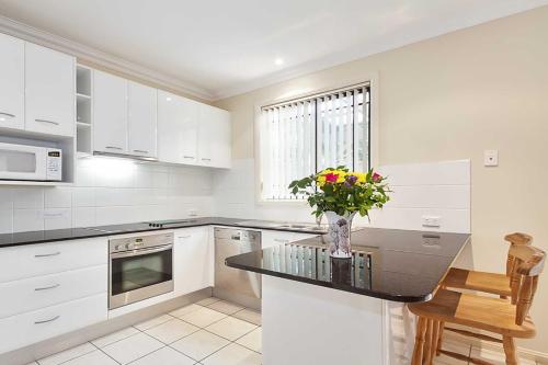 Фотография гостевого дома 2/11a Christmas Bush Avenue - fantastic townhouse close to Dutchies Beach