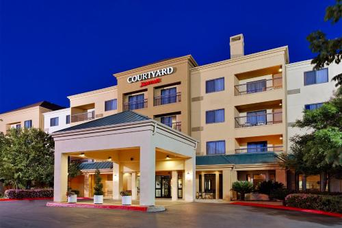 Фотография гостиницы Courtyard Austin South