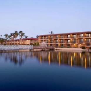 Фотографии гостиницы 
            Best Western PLUS Island Palms Hotel & Marina