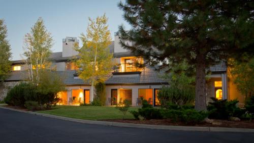 Фотография гостиницы Pine Ridge Inn