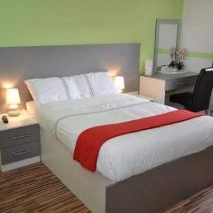 Фотографии мини отеля
Heathrow Traveller B & B