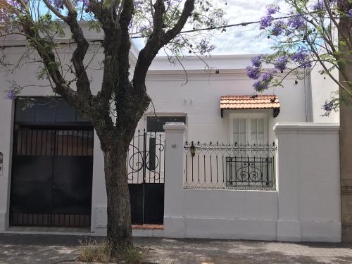 Фотография гостевого дома El Jacarandá en Chascomús