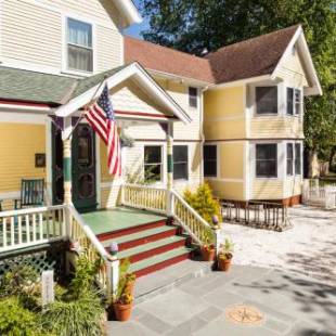 Фотографии мини отеля 
            Inn at the Oaks