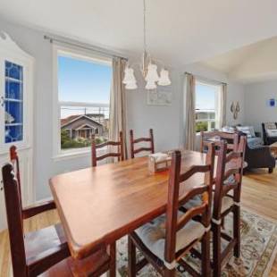 Фотографии гостевого дома
3 Bed 2 Bath Vacation home in Newport