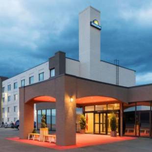 Фотографии гостиницы 
            Days Inn by Wyndham Cranbrook Conference Centre