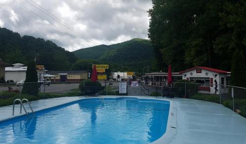Фотография мотеля A Holiday Motel - Maggie Valley