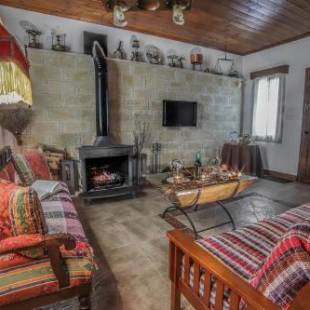 Фотографии гостевого дома 
            Lofou Traditional House