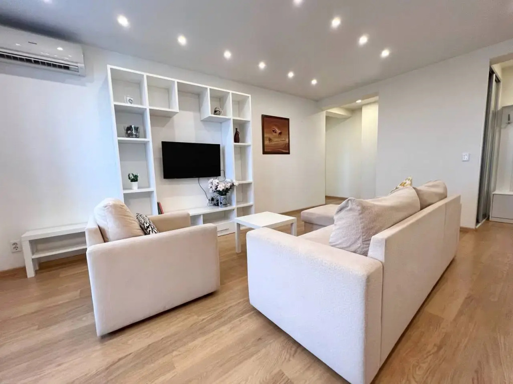 Фотография квартиры Квартира Уютная 2-к квартира рядом с Филармонией с красивым видом на город