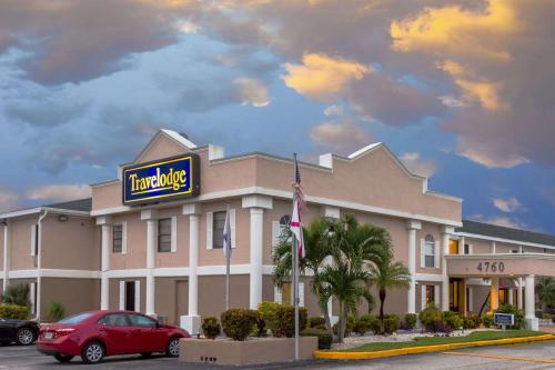 Фотография гостиницы Travelodge by Wyndham Fort Myers