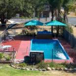 Фотография мотеля Colonial Inn Motel