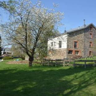 Фотографии гостевого дома
Cozy Holiday Home in Lierneux with Garden