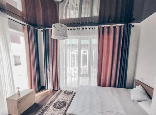 Фотография гостевого дома Коттедж в ЦО Париж