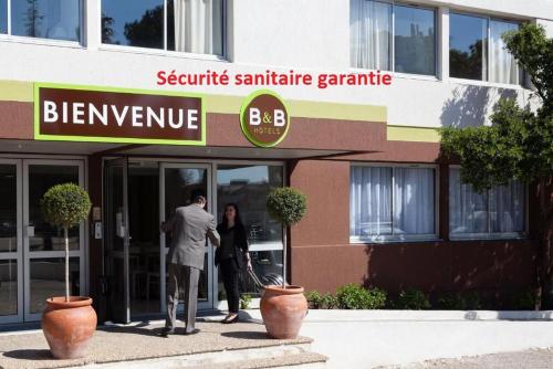 Фотографии гостиницы 
            HÔTEL B&B Ville Active, parking sécurisé gratuit