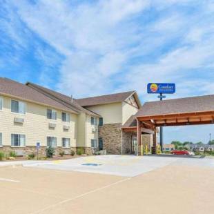 Фотографии гостиницы 
            Comfort Inn & Suites Riverview near Davenport and I-80