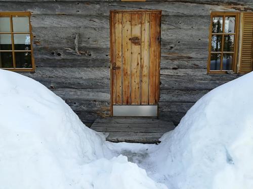 Фотография гостевого дома Logwood Chalet