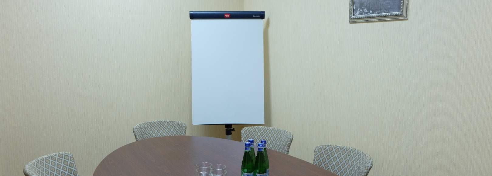 Фотография комнаты для переговоров Малая переговорная комната