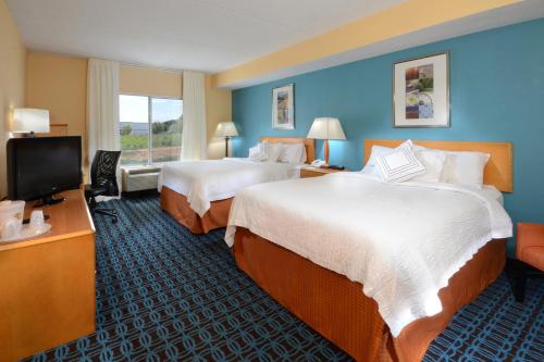 Фотография гостиницы Fairfield Inn & Suites Roanoke Hollins/I-81