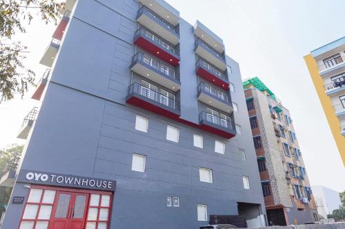 Фотография гостиницы Vaccinated Staff- OYO Townhouse 333 Sector 121 Noida
