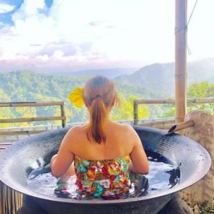 Фотографии базы отдыха
Singalong Salceda's Mountain View Kawa Bath and Garden Camp Tent Adventure