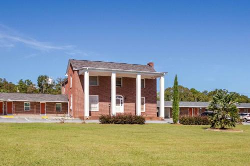 Фотография гостиницы Rodeway Inn & Suites