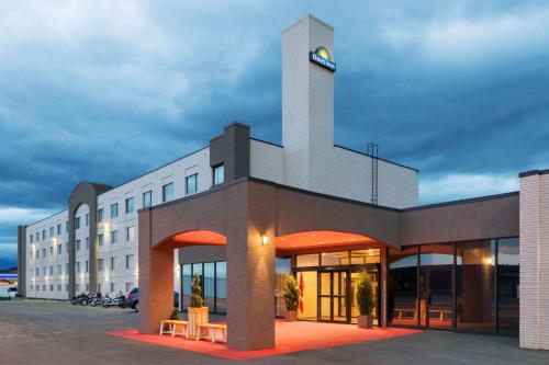 Фотография гостиницы Days Inn by Wyndham Cranbrook Conference Centre