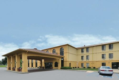 Фотография гостиницы La Quinta by Wyndham Indianapolis Greenwood