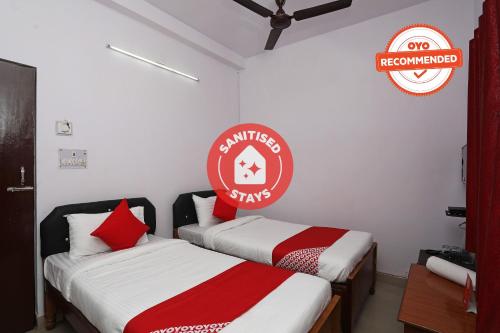 Фотография гостиницы Vaccinated Staff- Collection O 30922 Hotel Aditya Inn