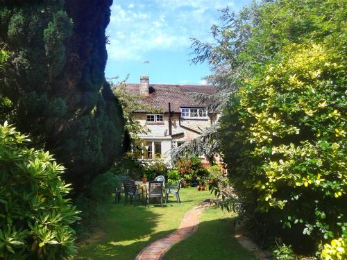 Фотография мини отеля Ward Avenue B&B