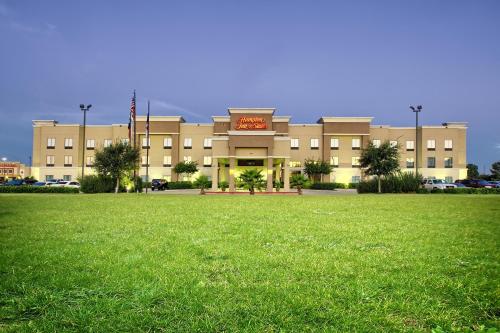 Фотография гостиницы Hampton Inn & Suites Houston Rosenberg