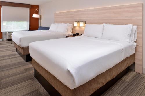 Фотография гостиницы Holiday Inn Express Hotel & Suites Cincinnati - Mason, an IHG Hotel